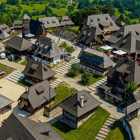 Mecavnik Resort モクラ・ゴラ エクステリア 写真
