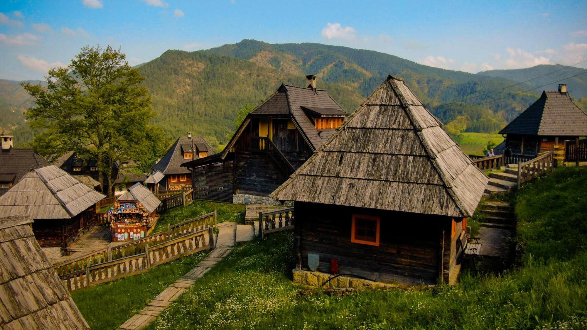 Mecavnik Resort モクラ・ゴラ エクステリア 写真