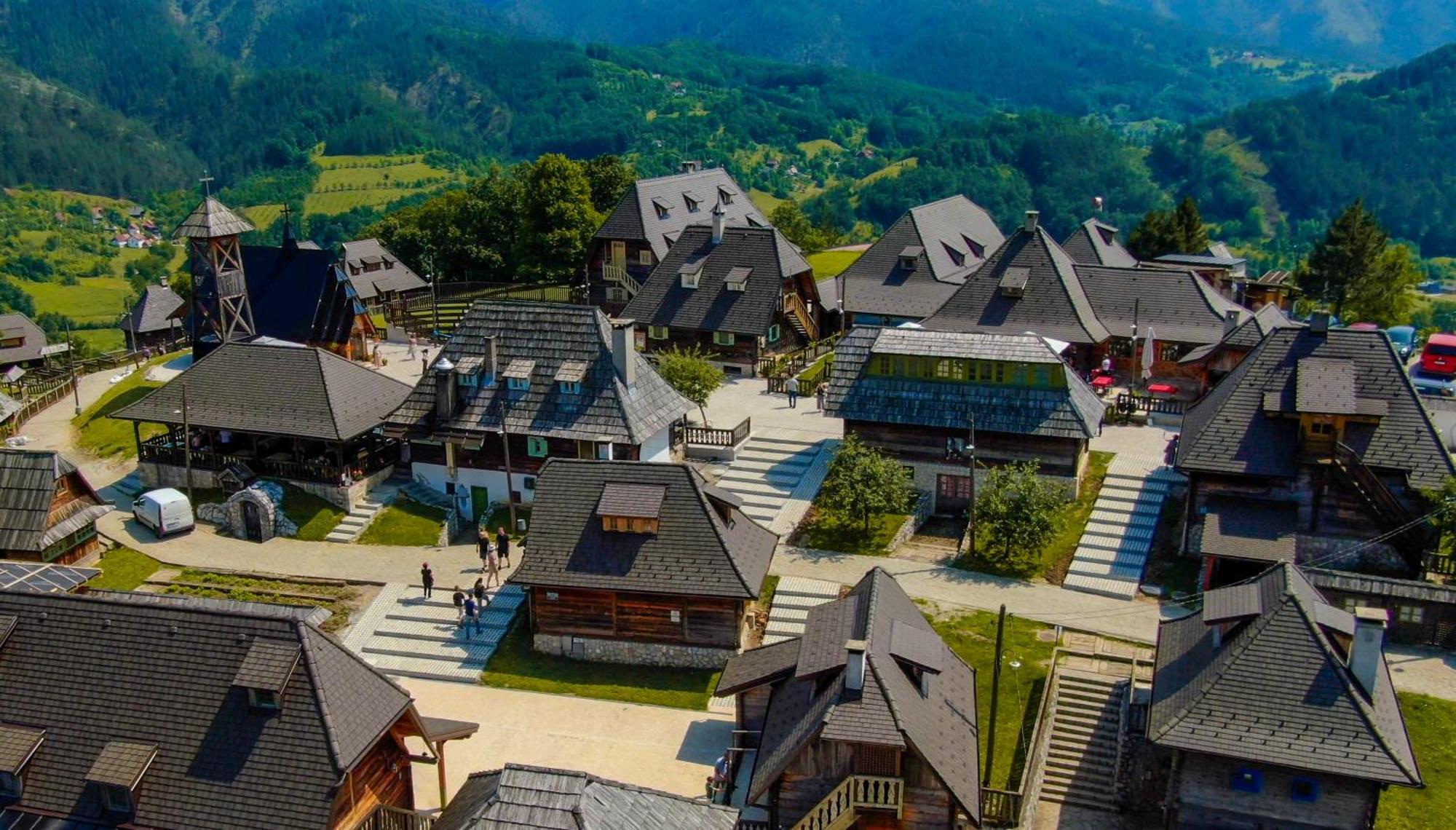 Mecavnik Resort モクラ・ゴラ エクステリア 写真