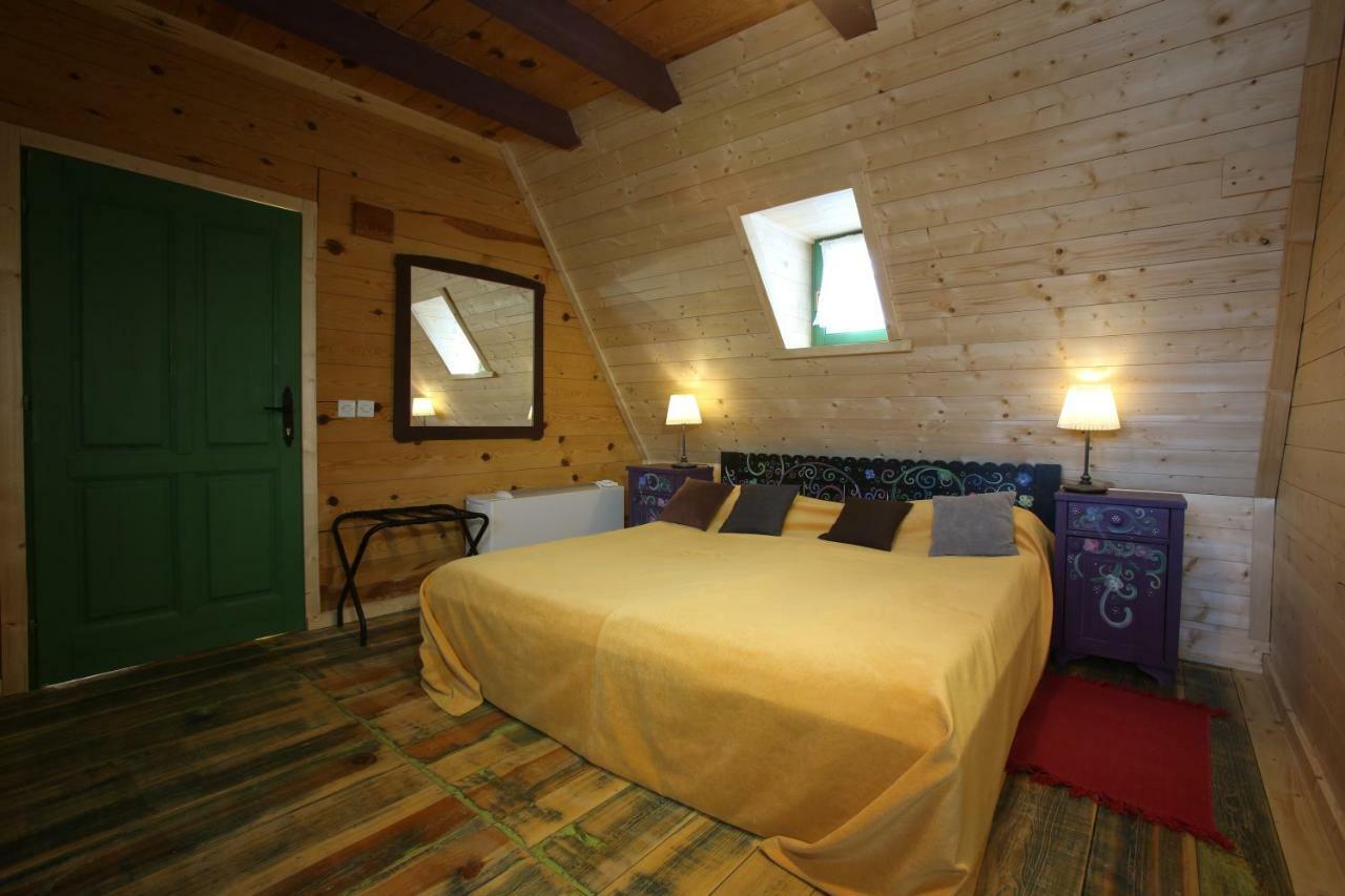 Mecavnik Resort モクラ・ゴラ エクステリア 写真